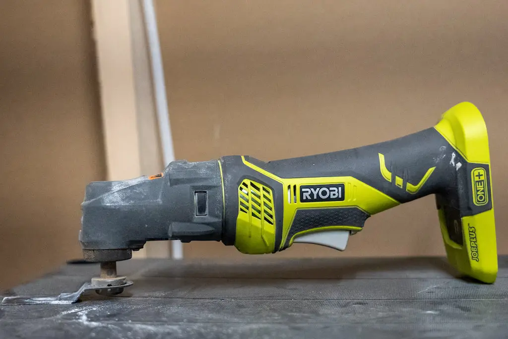 The 7 Best Tools For Cutting Drywall One To Avoid - Using A Rotozip To Cut Drywall